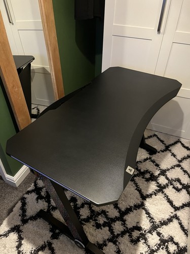 Playstation gaming table - gaming,