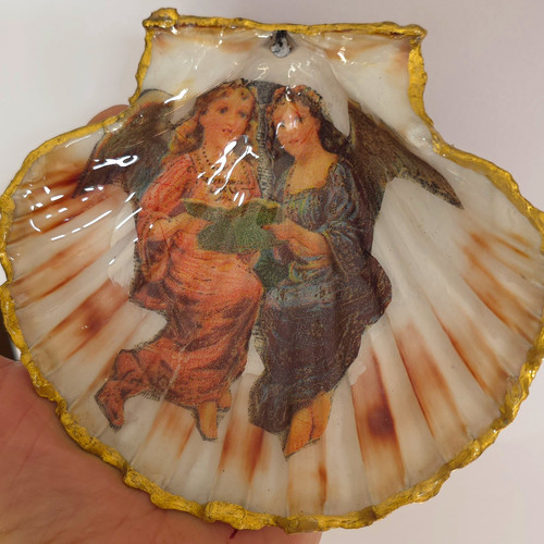 Unmarked shell ornament - shell,