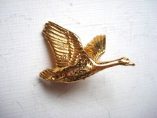 VINTAGE 1990s Flying Duck Brooch Pin Gold Plated Bridgerton