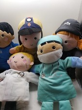 LITTLE TOWN 5 Emergency Service Puppets (Police Nurse Doctor Fire Surgeon) (H11)