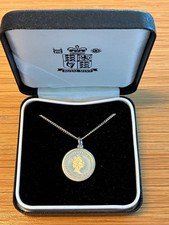 Royal Mint 1997 Britannia silver 20p coin pendant necklace with box/COA