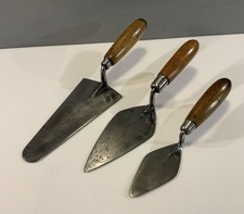 3 VINTAGE BRICKLAYERS TROWELS 2 x POINTING TOWELS  &  7” GAUGING TROWEL