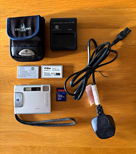 Konica minolta dimage 2mp - konica,