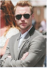 RONAN KEATING - Signed 12x8 Photograph - MUSIC - SINGER