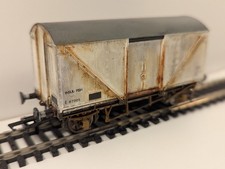 Bachmann Branchline “Insul-Fish” Van – BR – No. E87005 – Weathered – OO Gauge