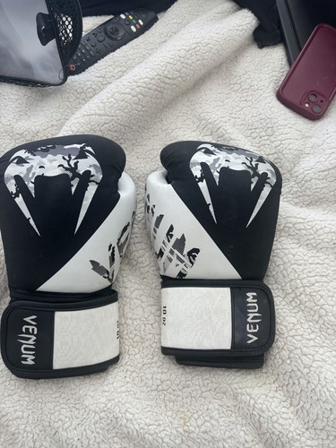 Venum boxing gloves - 10, with