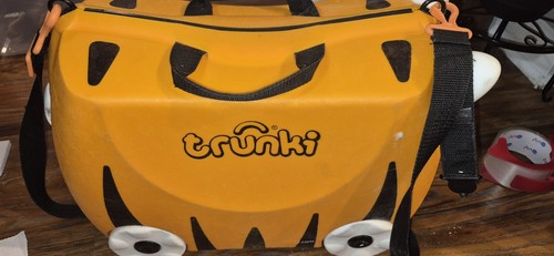 Melissa doug trunki - &,