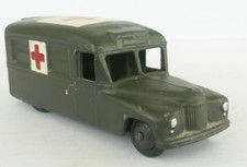 Dinky - Daimler Ambulance - 30H 253 - military repaint (624)