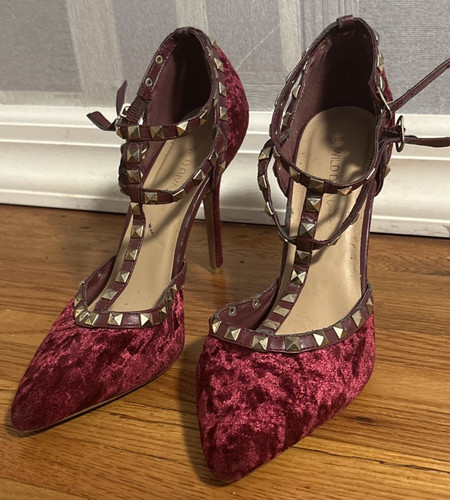 Wild diva lounge - diva, studded