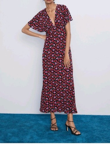 Zara black floral - floral, v-neck