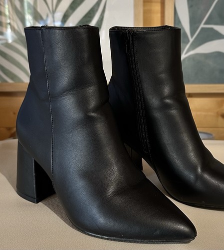 Wide fit black faux leather - black,