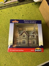 Bachmann Branch-Line Market Hampton Station Building 44-012 00