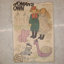 RARE Vintage Woman's Own D6 Sewing Pattern Toy Dolls Elephant Badger Snail UNCUT