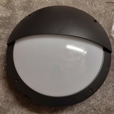 Luik Maintained EM eyelid Wall
