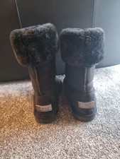 Black Uggs Women's