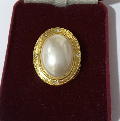 Vintage large faux - pearl, gold