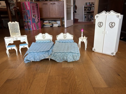 Sindy doll bedroom furniture - sindy,