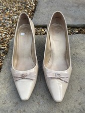 Peter Kaiser Cream Patent Leather Bow Court Shoes Size 5.5/Eu 38 