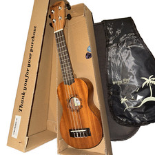 HUAWIND 21” soprano Ukulele, nylon strings Huwaiian basswood, Gig bag, in box.
