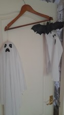 2 Hanging Ghosts & 2 Plastic  Bats