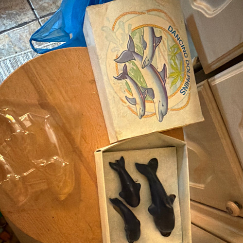 Dancing dolphin - dancing,