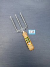 Bulldog Garden Hand Fork Wooden Handle Made in England ? B365 S