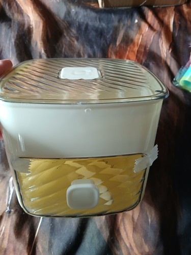 Cube ice maker - new, in