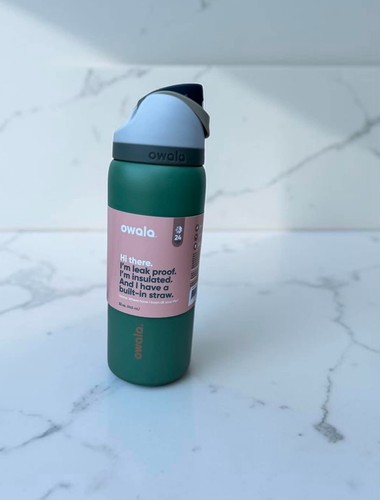 Owala freesip 32oz water
