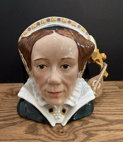 Royal doulton queen - doulton, mary