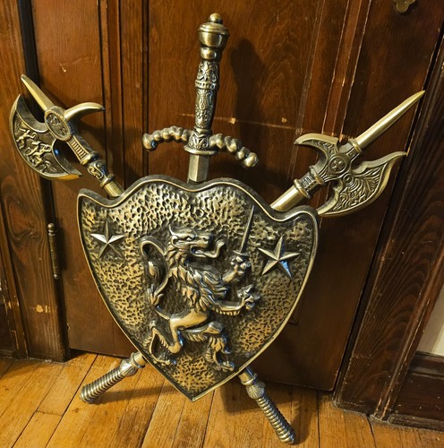 Lion shield goth mideval - lion,