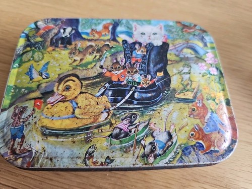 Blue bird toffee tin - bird, vintage