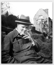 WINSTON CHURCHILL SMOKING