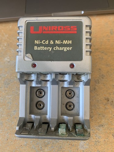 Uniross battery charger aaa - uniross, aa