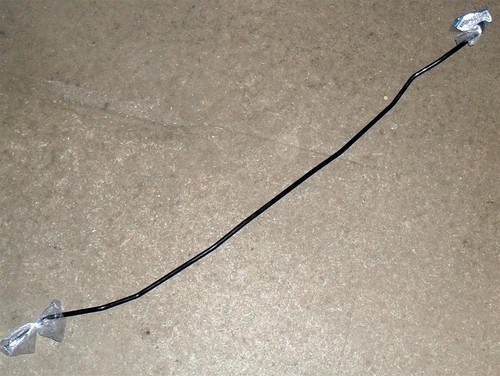 Brake pipe across rear