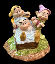 Royal Doulton Disney Snow White & The Seven Dwarfs Grumpy's Bathtime SW20 SU696