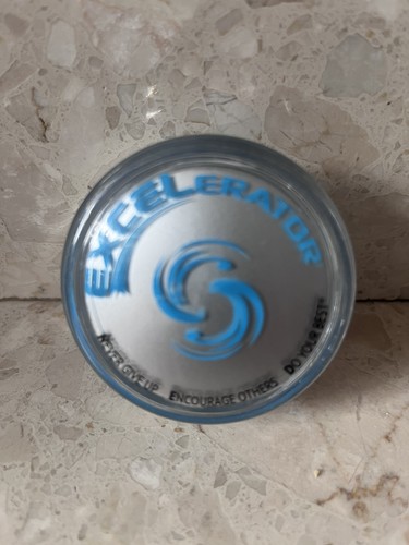 Excelerator blue in good - yo-yo,