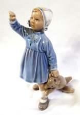 VINTAGE Dahl Jensen DJ Copenhagen Figurine Girl w Teddy Bear #1152 Denmark READ