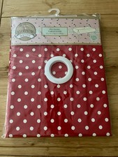 RED PVC PATIO TABLECLOTH INCLUDES UMBRELLA HOLE. RECTANGULAR. 132x178CM. NEW.