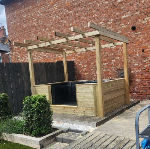 Pond with viewing - with, 10ft