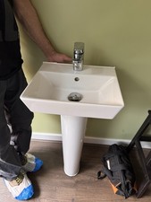 White Ceramic Bathroom Basin (Ideal For Powder Rooms/Small Bathroom)