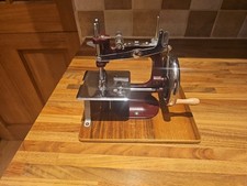 Vinatge Essex Miniature Hand Sewing Machine