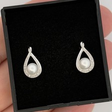 9ct White Gold Pearl & Diamond