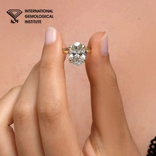 Oval solitaire diamond - oval,