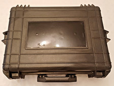 Pelican type case - large one - 21" x 16" x 8.5" external -  in good condition