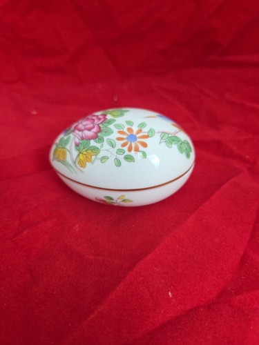 Wedgwood fine bone - bone, egg