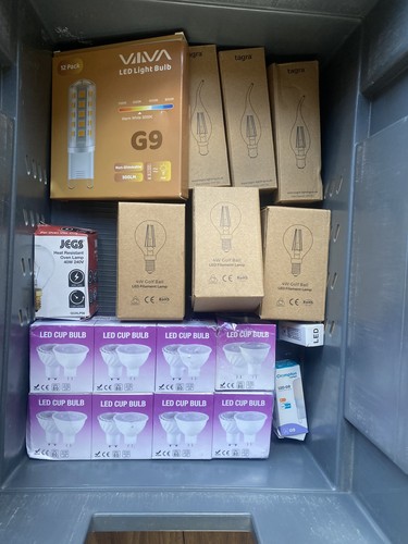 Mixed light bulbs - light, lot