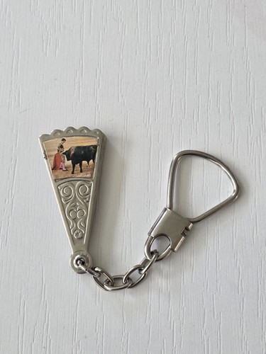 Vintage fan shaped keyring - vintage, fan-shaped
