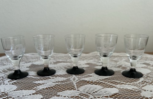 Vintage black footed - black,