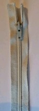 55cm Pale Grey Zip Z1