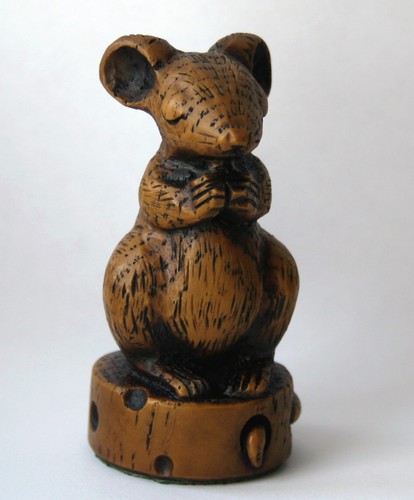 Church mouse praying - church, cheese